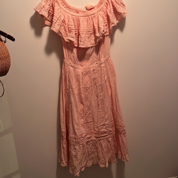 SPELL Cassie Lace Gown in Petal Size Small NWT - Picture 14 of 16